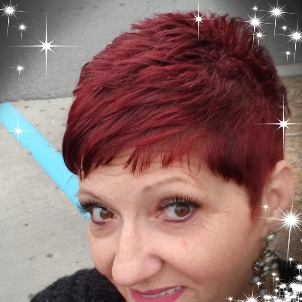 Meet your Posher, Roxanne